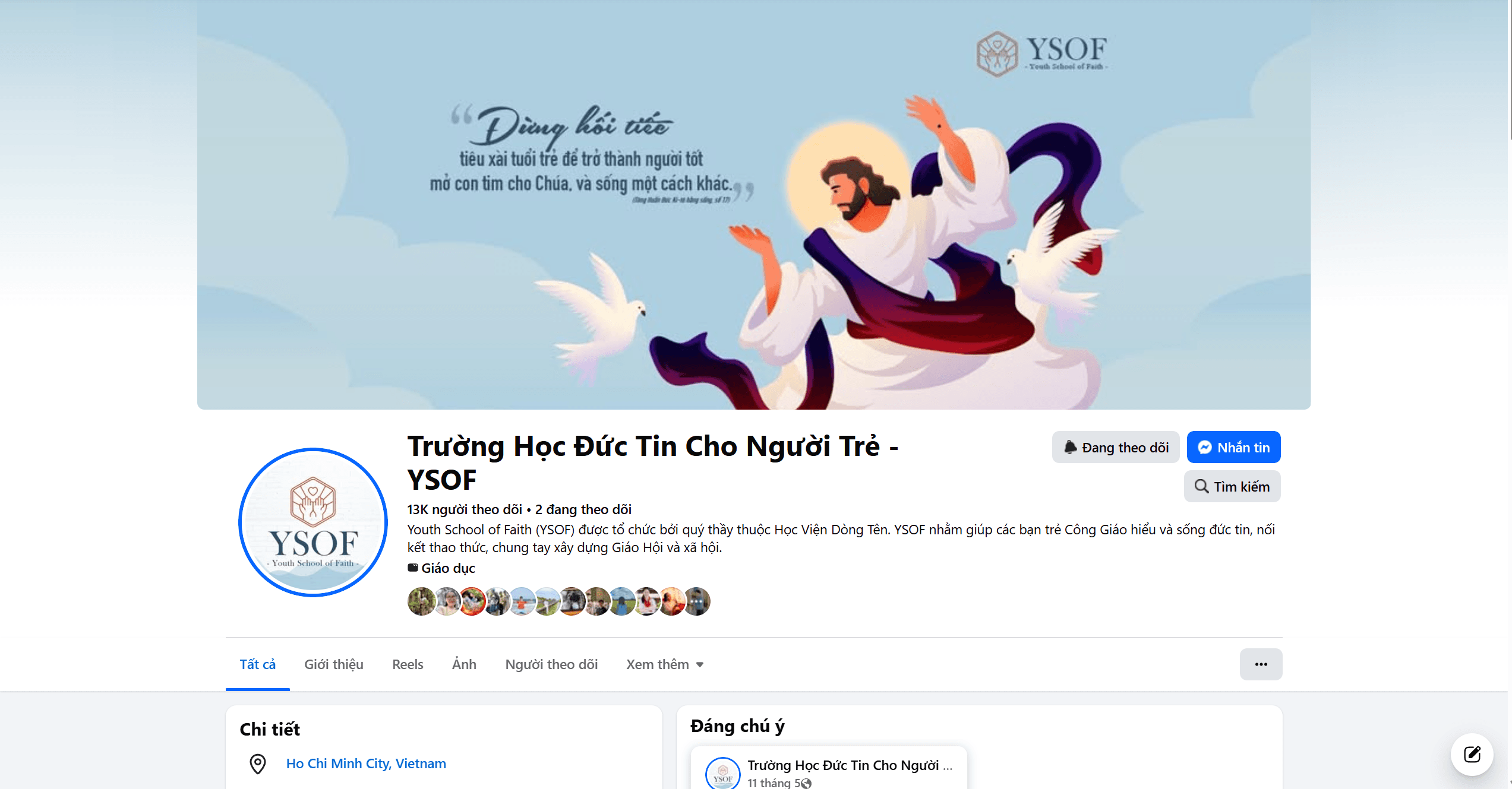 Minh họa Chúa Giêsu dang tay, chim bồ câu bay trên nền trời xanh nhạt